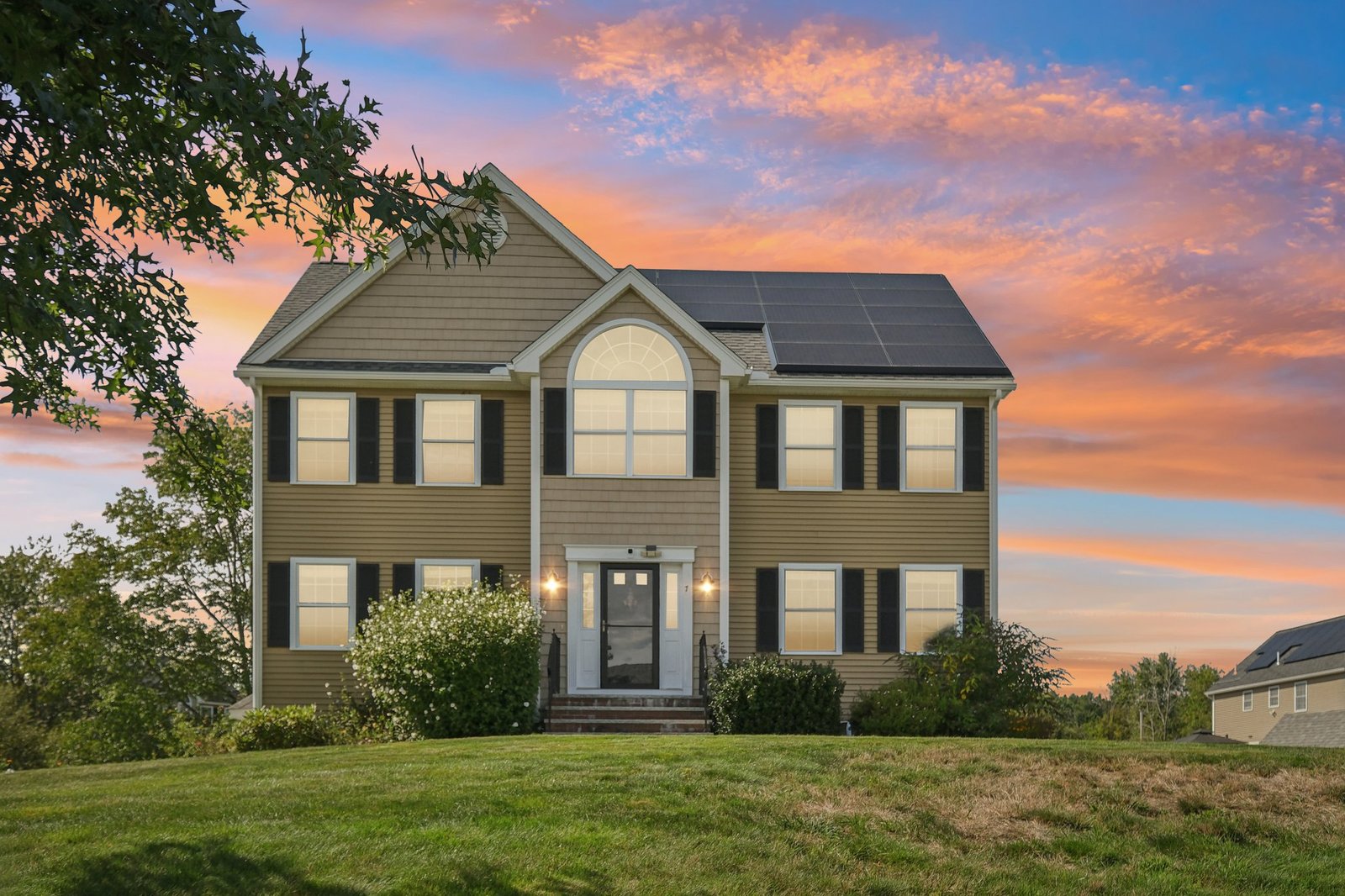 7 Dadak Dr, Dracut MA 01826